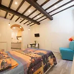 Visit Florentia Apartment